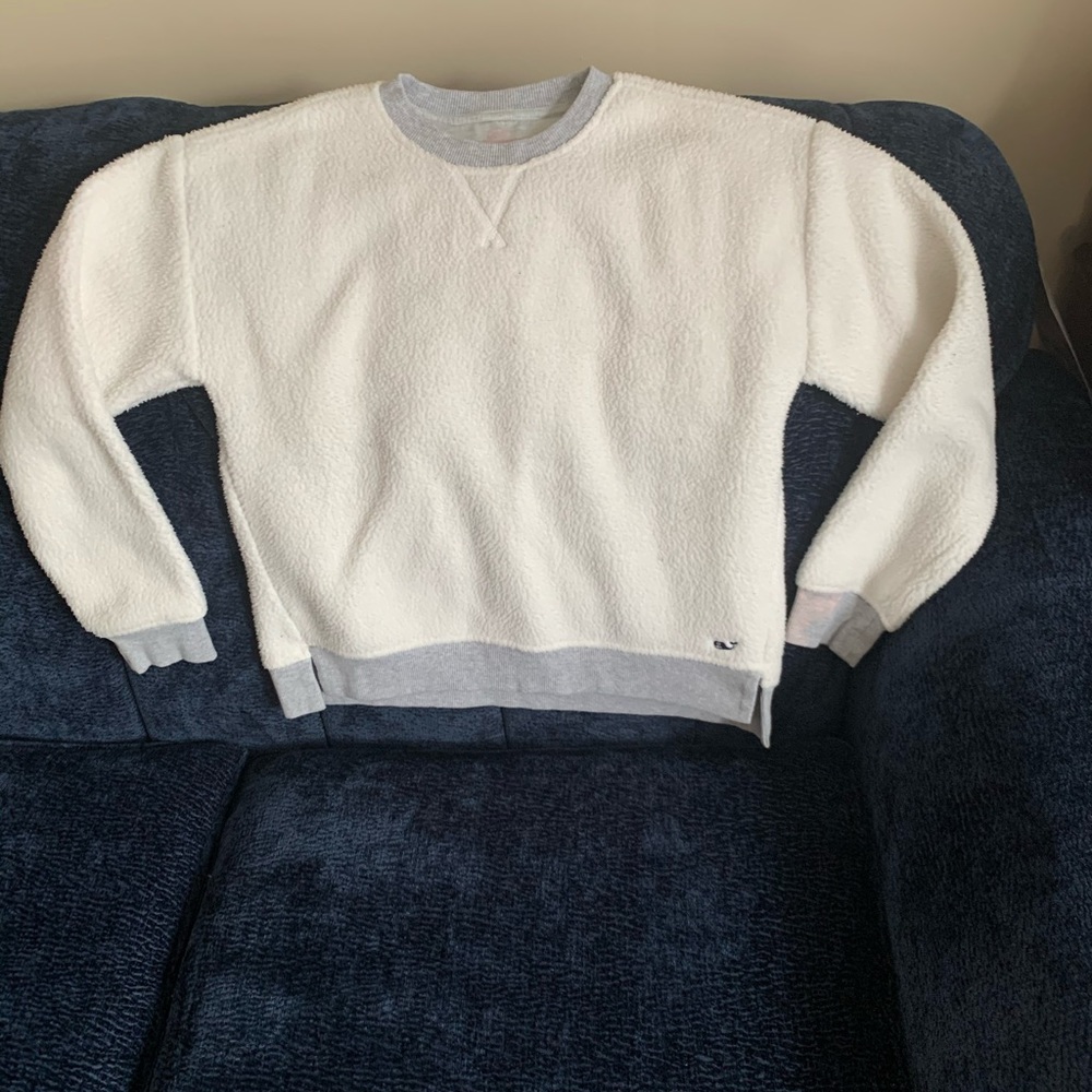 Girls vineyard vines crew neck